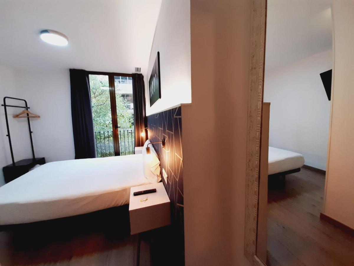 Hostal Laia By Gaiarooms Barcelona Exterior foto